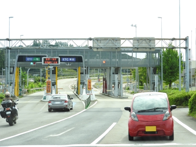 【特別転回承認の印】で高速道路をUターン! 5442deeb2fa1fdc66591865ceee52556_s 【特別転回承認の印】で高速道路をUターン!