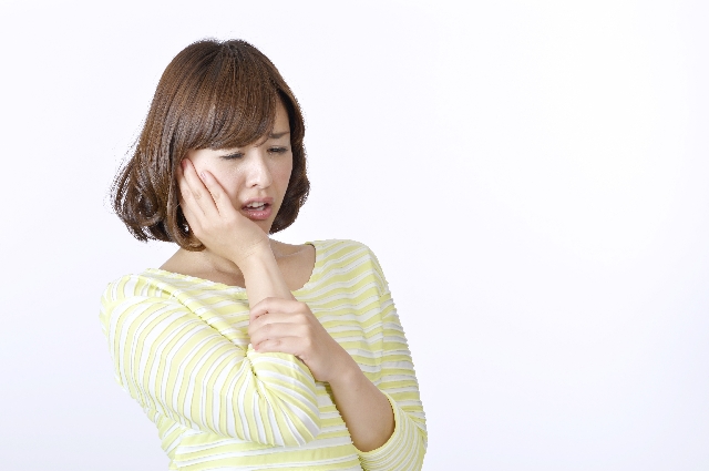 歯が抜ける?歯を失う前に気をつけたい歯周病 6e60429bf04f7a6aaf06913a9010c3c6_s 歯が抜ける?歯を失う前に気をつけたい歯周病
