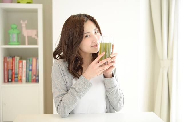 青汁って飲んだことある? 再評価されてるってなぜ? a7df459484ffb32af17c5051beb0646a_s 青汁って飲んだことある? 再評価されてるってなぜ?